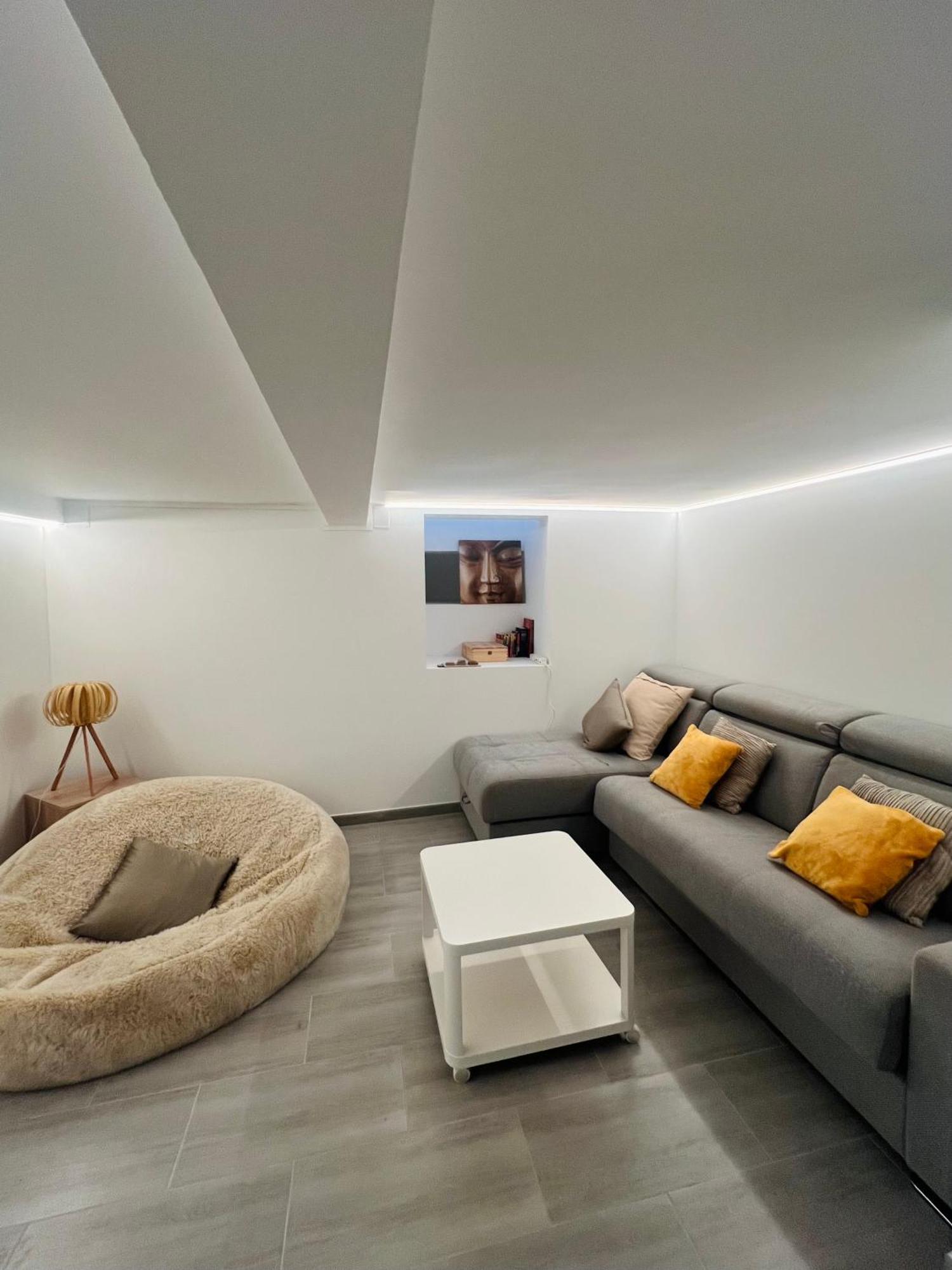 Justloft Triplex Apartment *